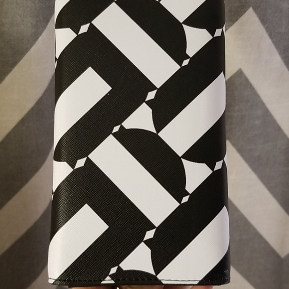 Trina Turk tri-fold wallet on a chain crossbody - Picture 8 of 8